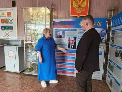 Председатель Курского городского Собрания Надежда Пономарева на встрече с руководителем ДОСААФ