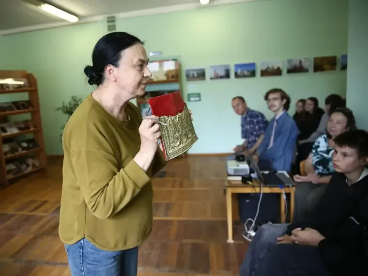 В курской библиотеке прошёл арт-лекторий о картине Трутовского В курской библиотеке прошёл арт-лекторий о картине Трутовского