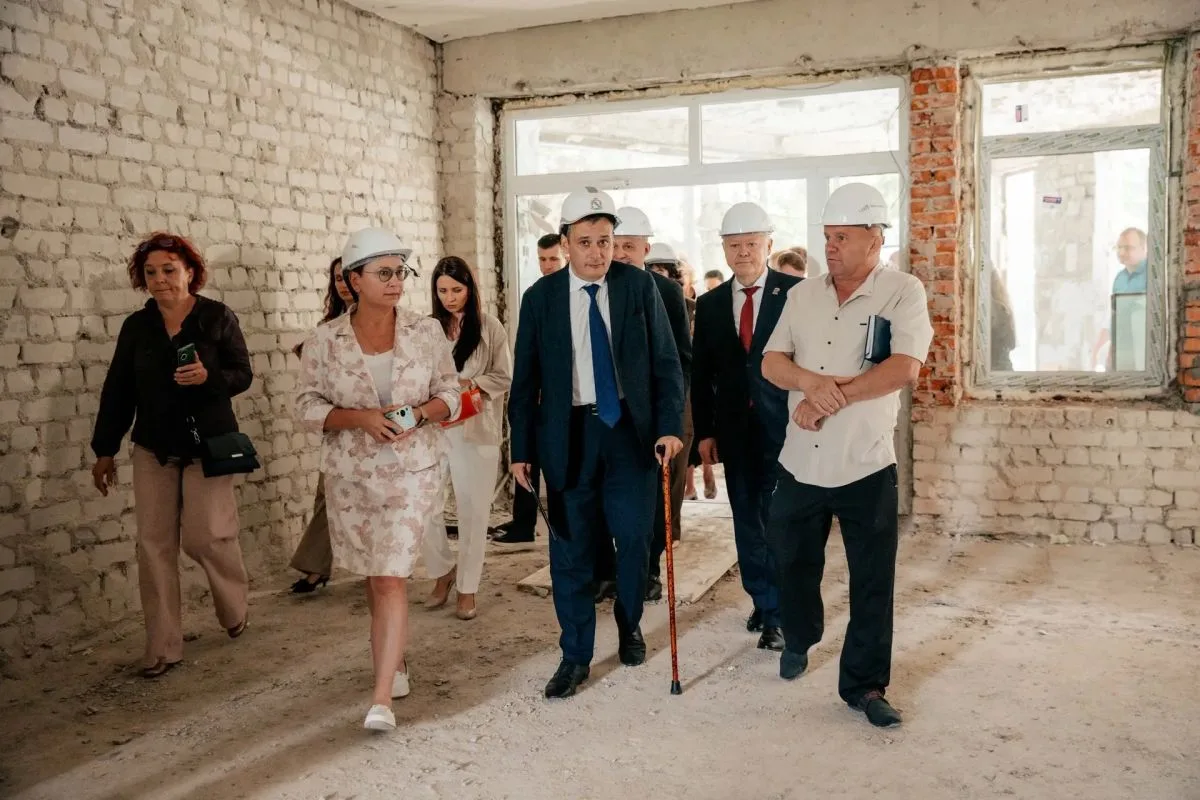 Губернатор Хинштейн рассказал о строительстве школы на 1000 мест в Курске