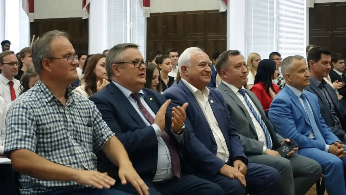 Николай Жеребилов вручил дипломы выпускникам Курского ГАУ