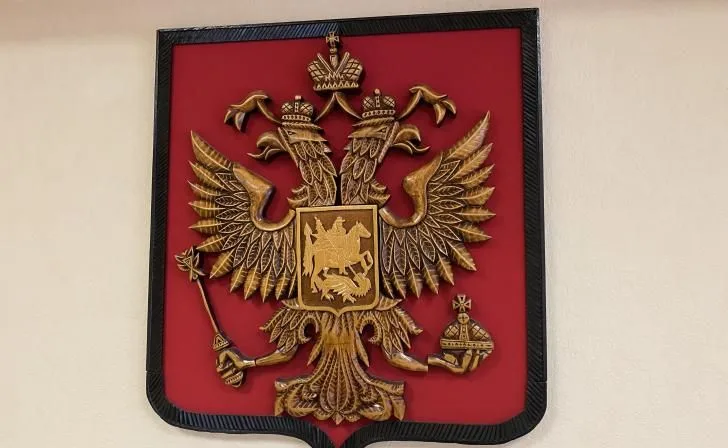 В Курском вузе во время зачёта обрушился потолок, пострадали трое студентов