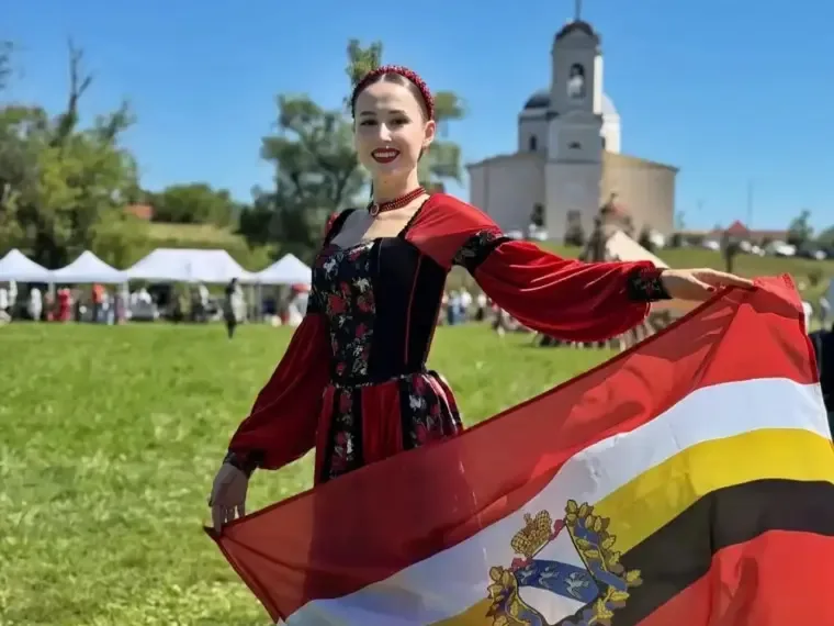 Алина Железнова из Курска стала лауреатом II степени конкурса «Пой, душа казачья!