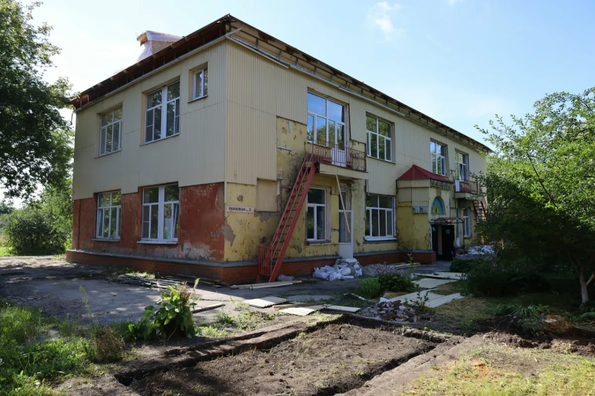Олеся Дворцова на объекте капремонта детского сада в Курске