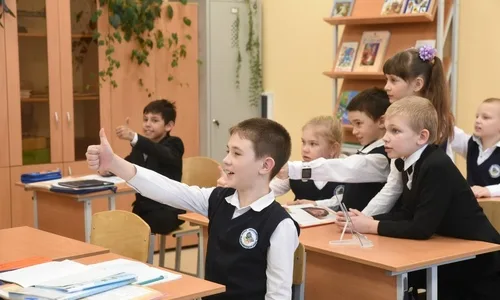 Курские многодетные семьи могут получить денежные выплаты на школьную форму Курские многодетные семьи могут получить денежные выплаты на школьную форму