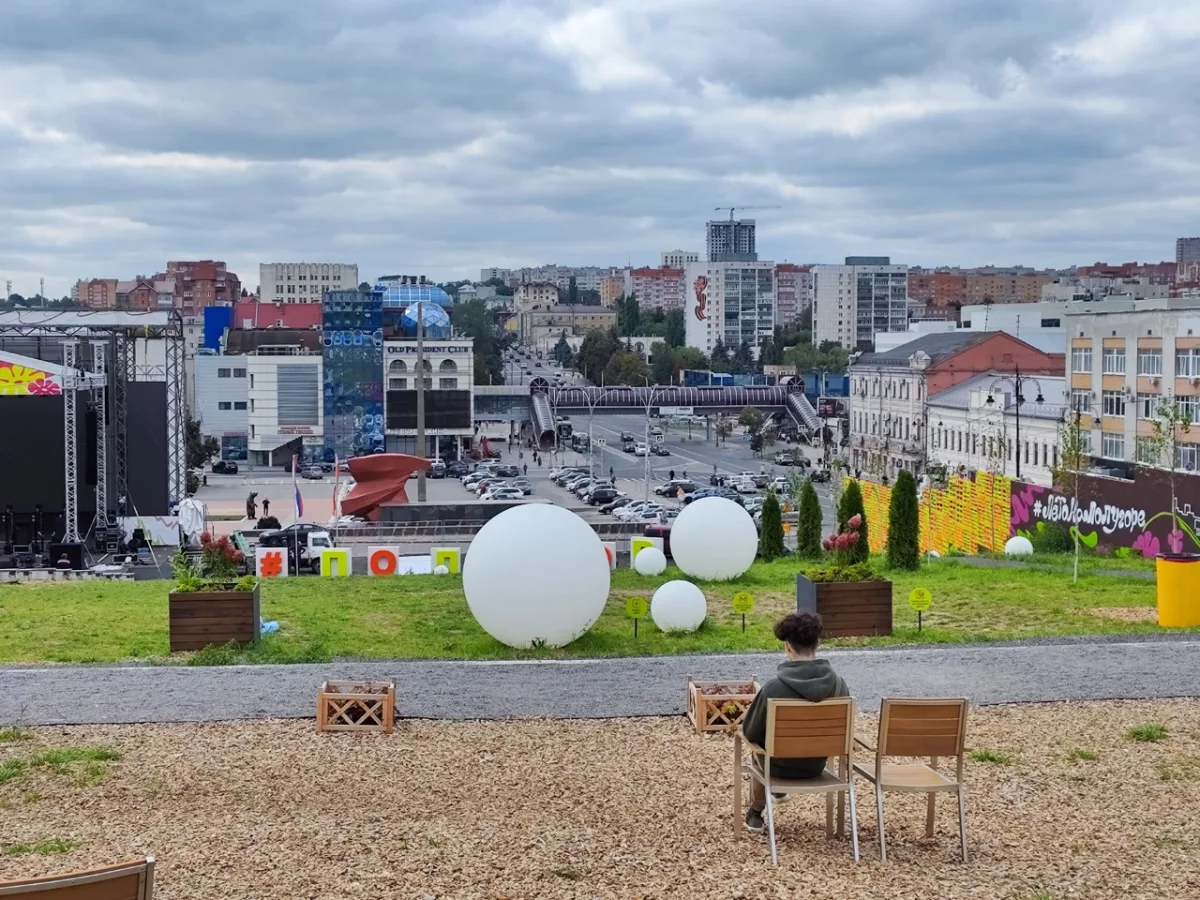 Праздничные мероприятия в Курске, посвященные Дню флага и годовщине Курской битвы
