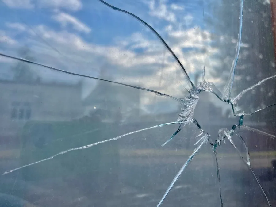 Число пострадавших при атаке БПЛА на предприятие в Беловском районе выросло до четырех
