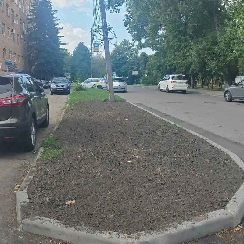 Работы по восстановлению грунта на улицах Курска