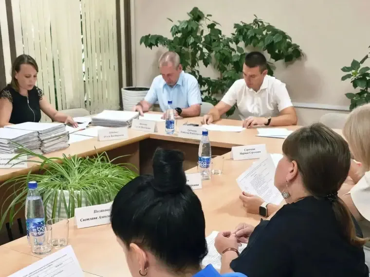 В Курске 19 жителей получили поддержку по соцконтракту: 12 откроют своё дело