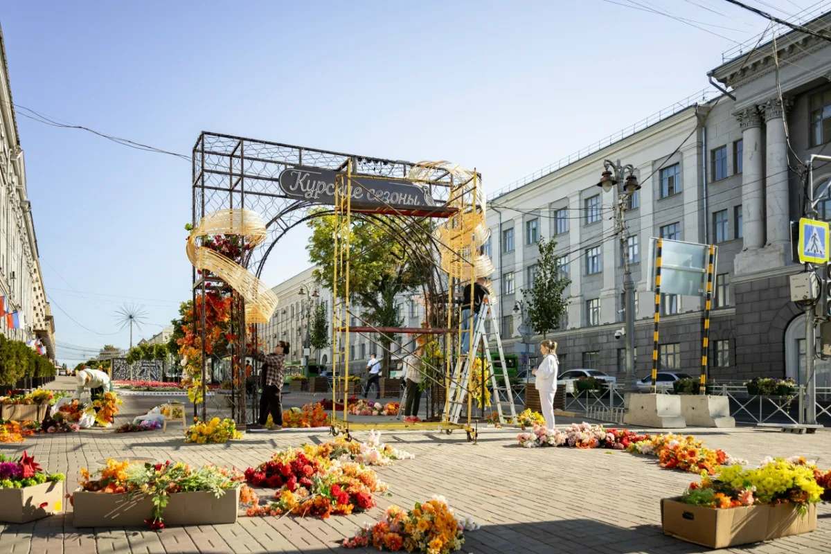 В Курске на улице Ленина установили новые арт-объекты