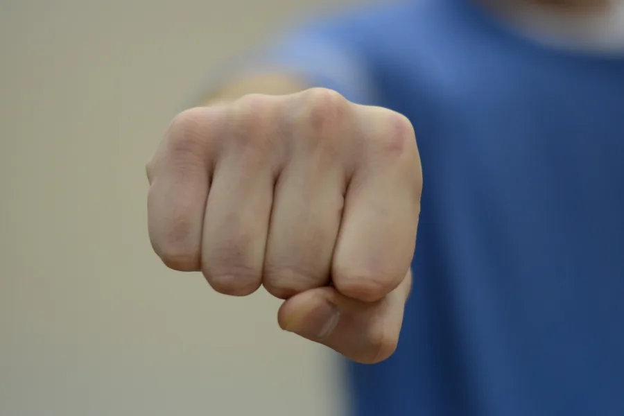 В Курске прокуратура утвердила обвинение по делу о тяжком вреде здоровью