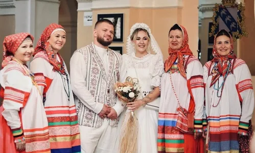 В Курской области прошли выездные регистрации брака в народном стиле