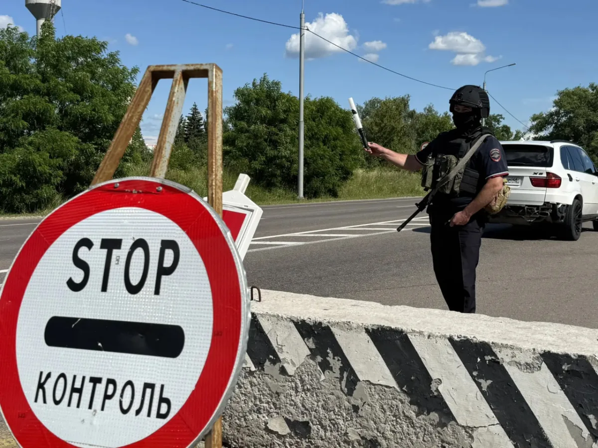 В Курске задержан молодой человек с наркотиками во время проверки
