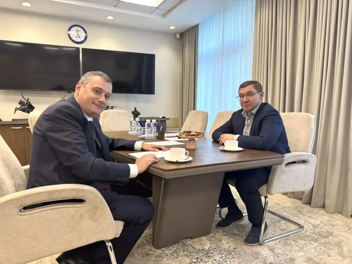 Губернатор Курской области Александр Хинштейн на встрече с Владимиром Якушевым, обсуждение финансирования проектов.