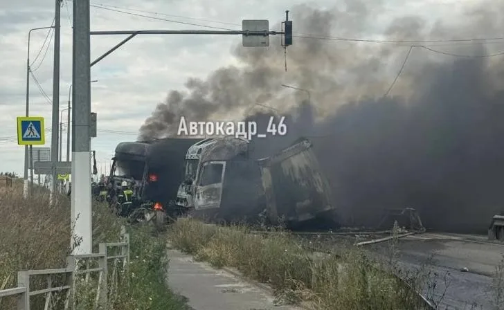 В Курске произошёл пожар с участием трёх автомобилей