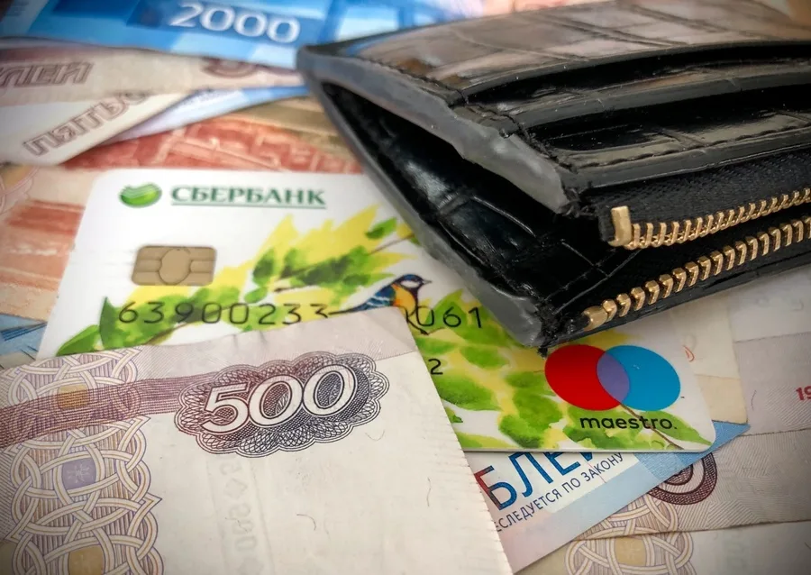 В Курской области 18-летний парень может попасть под суд за кражу найденного кошелька В Курской области 18-летний парень может попасть под суд за кражу найденного кошелька