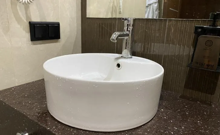 Срочные ремонтные работы на водопроводе в Курске: отключение воды до 20:00