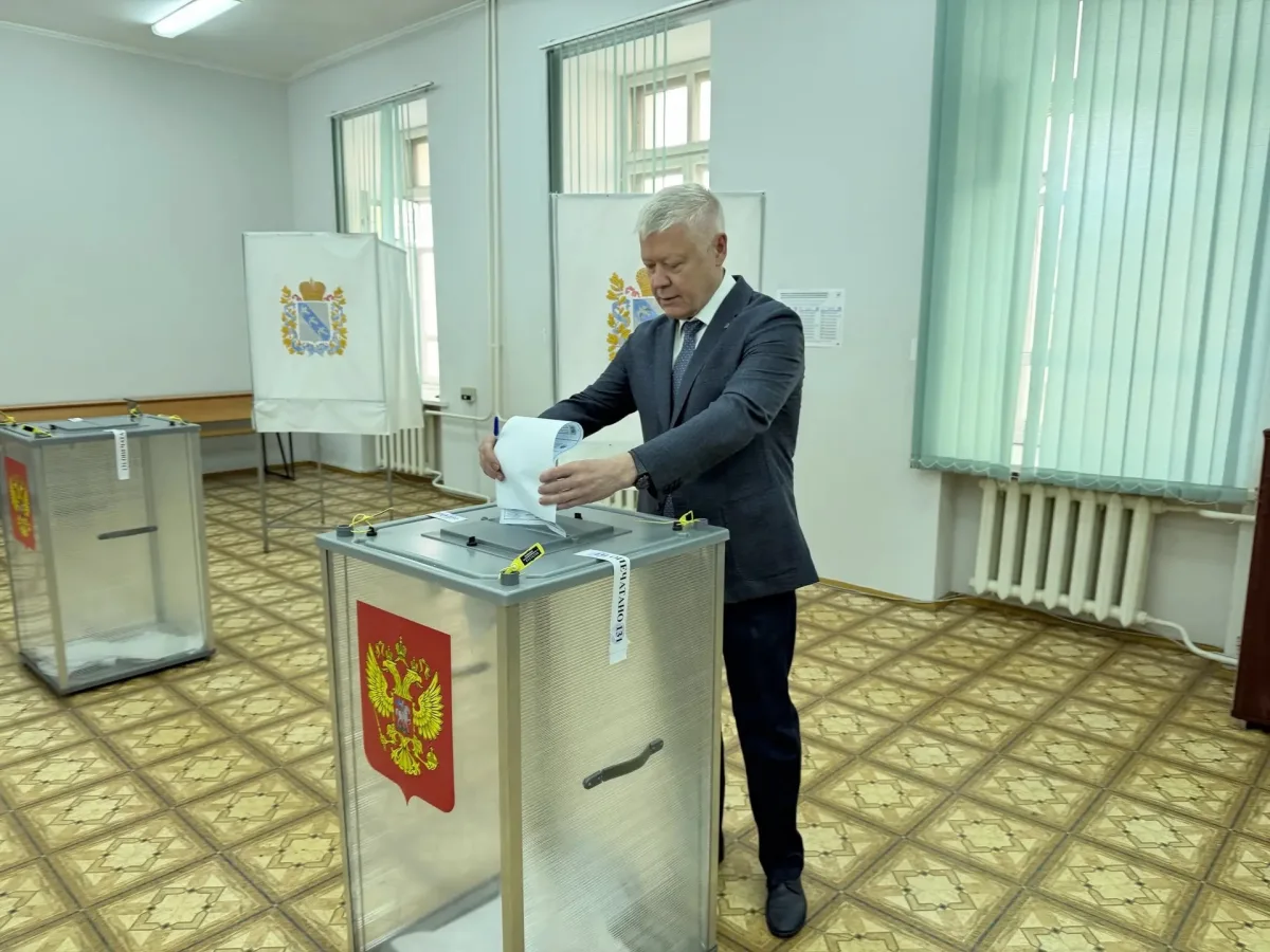 Депутат Василий Пискарёв проголосовал на выборах в Курске