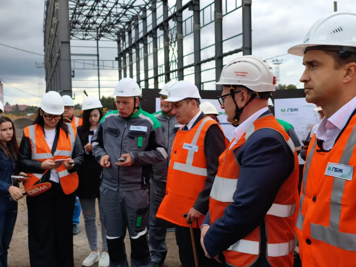 В Железногорске продолжается строительство завода по производству горячебрикетированного железа